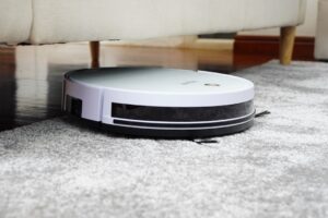 Aspirateur Robot ou Balai : Lequel Choisir en 2026 ? (Guide Expert)